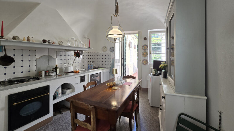 Terrassiga korter ajaloolises Volterra kesklinnas - Image 10